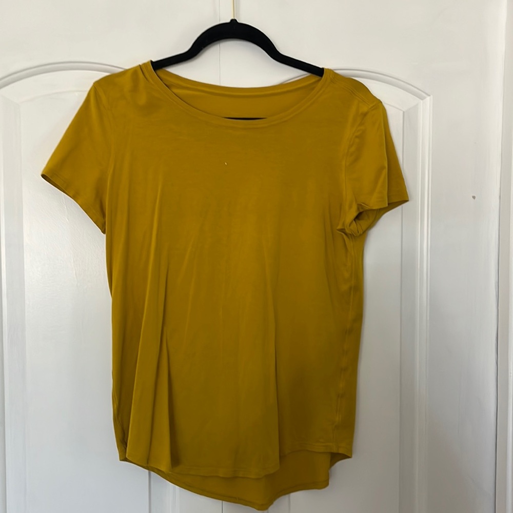 Lululemon workout top